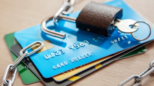 Learn the way to Protect Your self From Credit score rating Card Theft